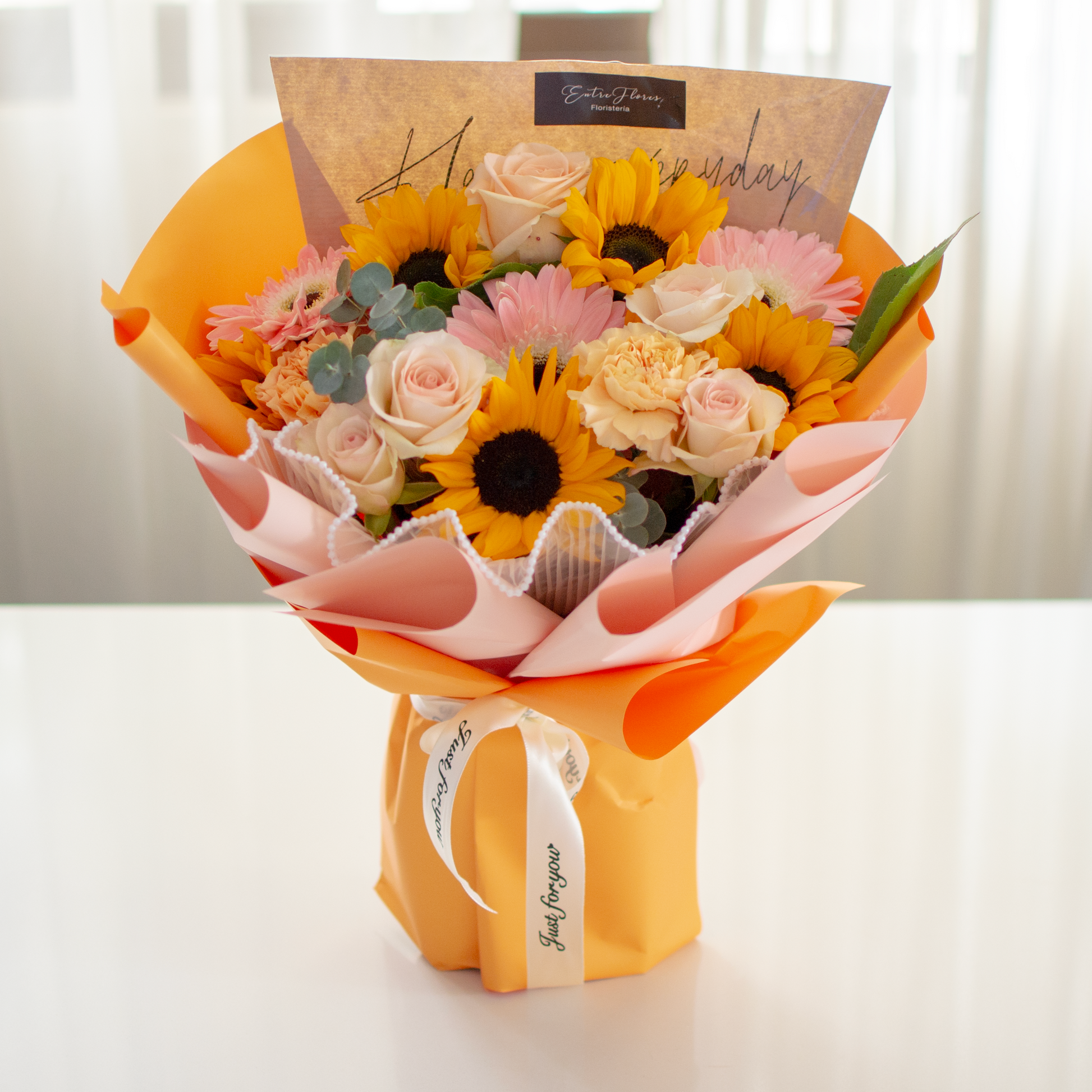Ramo Girasoles, Rosas y Claveles