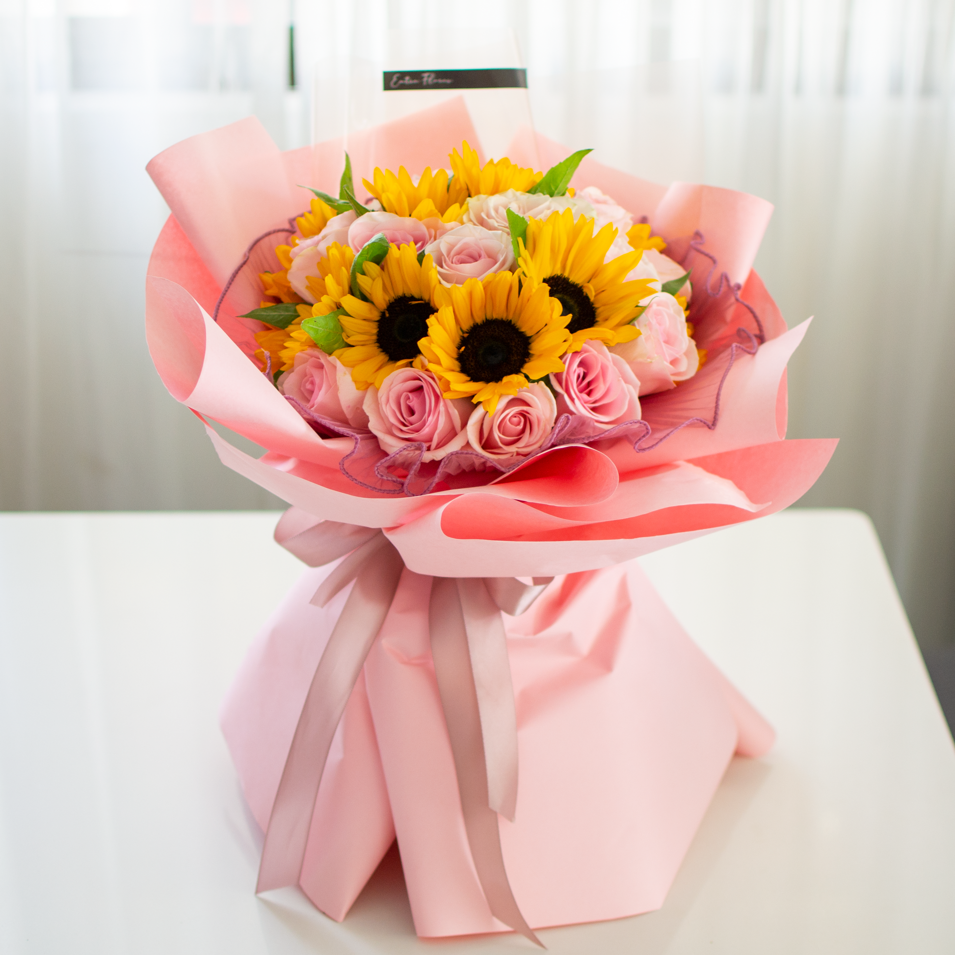 Ramo de Rosas con Girasol